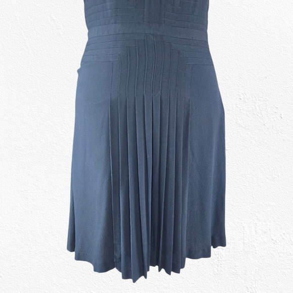 Equipment Navy Eclipse V Neck Pleated Viscose Midi Norice Dress Size 10 $450 - Picture 3 of 11